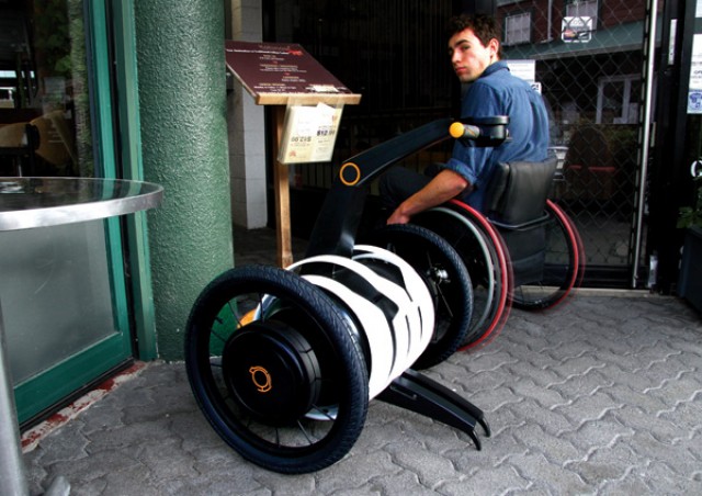  Oscar Fernandez   Independant Wheel Chair Assistant transport design student high tech  transport Environnement electric design index design concept chair assistant 